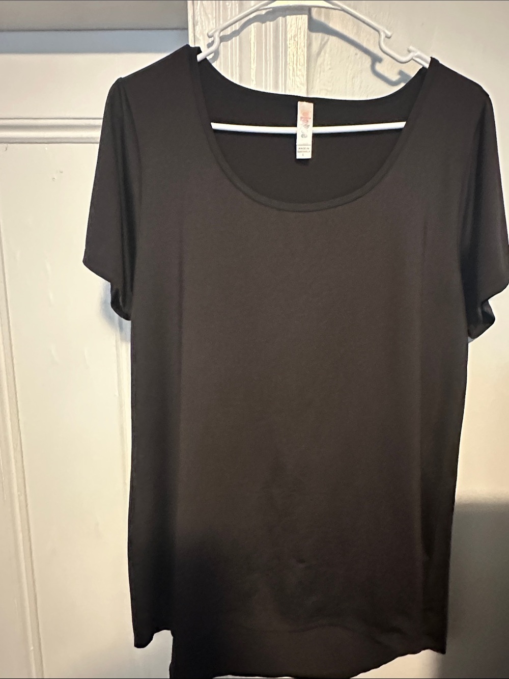 LuLaRoe Black Short Sleeve Scoop Neck Tee